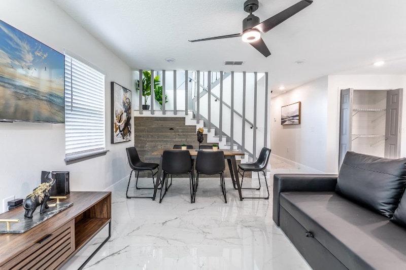 Building Photo - 1414 E Harding St