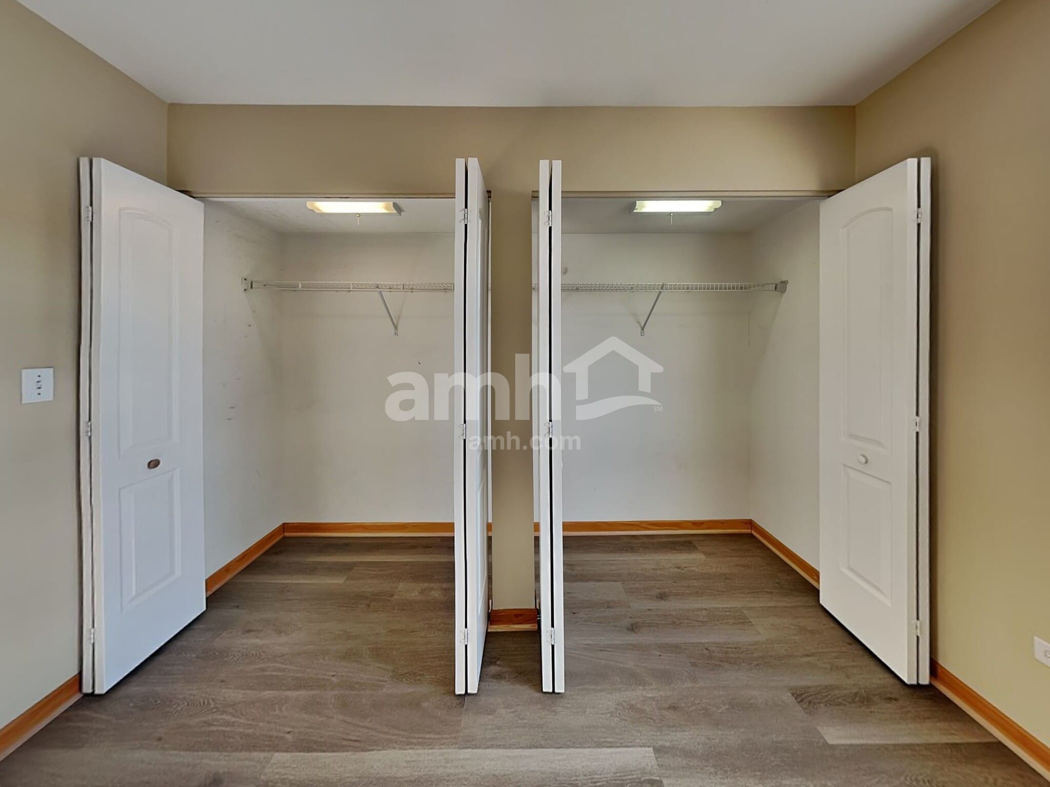 Building Photo - 1201 Darnell Dr