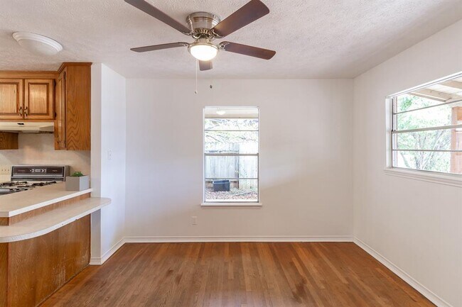 Building Photo - 2305 Westforest Dr