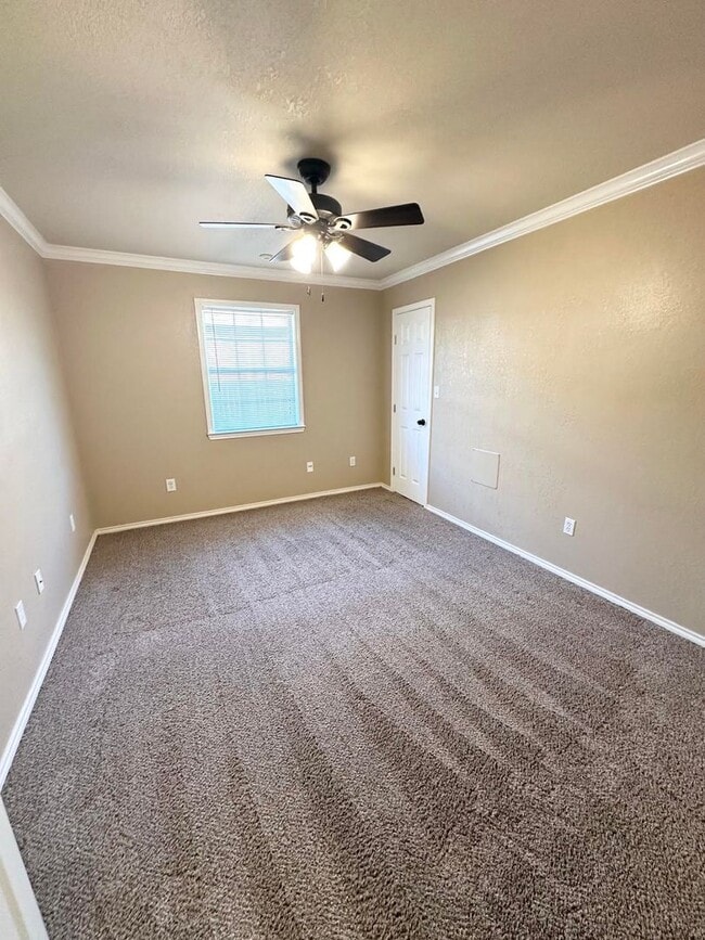 Building Photo - 2 Bedroom 1 Bathroom For Rent