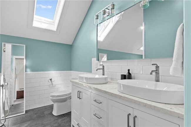 Building Photo - 20 Borden Farm Rd