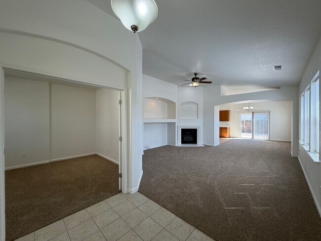 Building Photo - 1719 Short Oak Ct