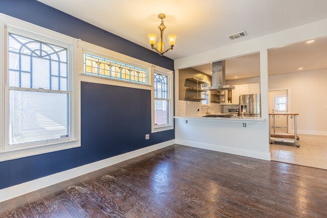 Building Photo - 209 Carolina St