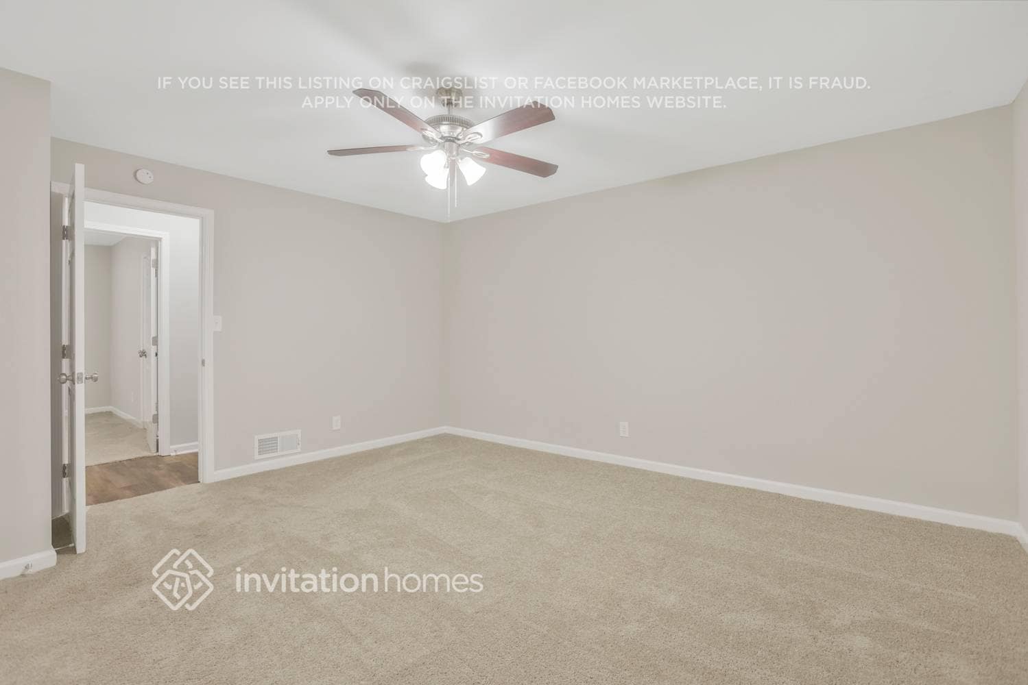 Building Photo - 3102 S Oak Ct SE