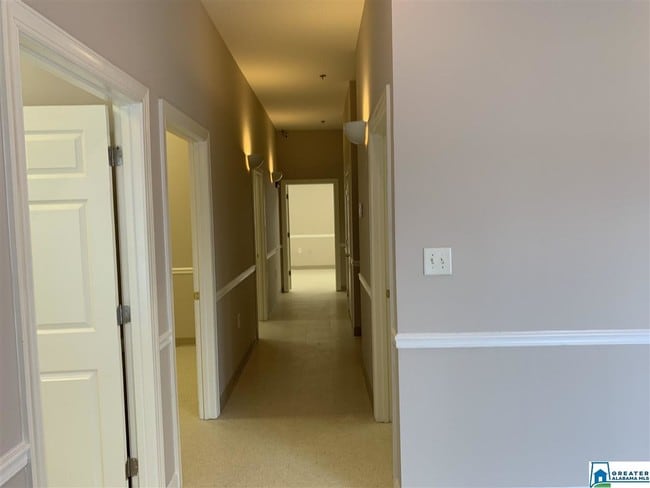 Building Photo - 490 Wildwood Cir N