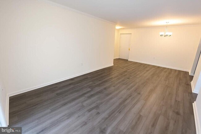 Building Photo - 18324 Streamside Dr