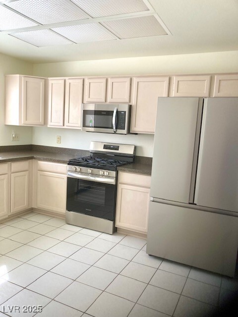 Building Photo - 2520 Silverton Dr