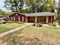 Building Photo - HUGE 4 Bedroom 2.5 Bath Donelson Ranch Cha...