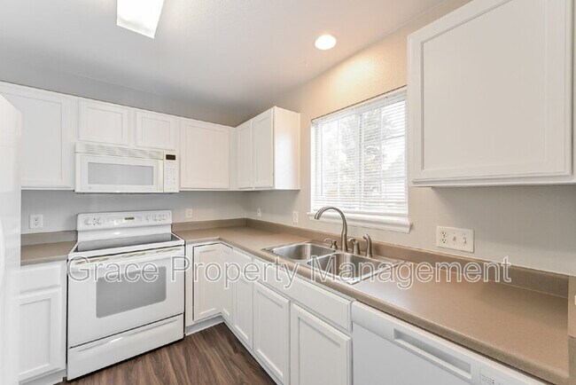 Building Photo - 1495 Red Cliff Way