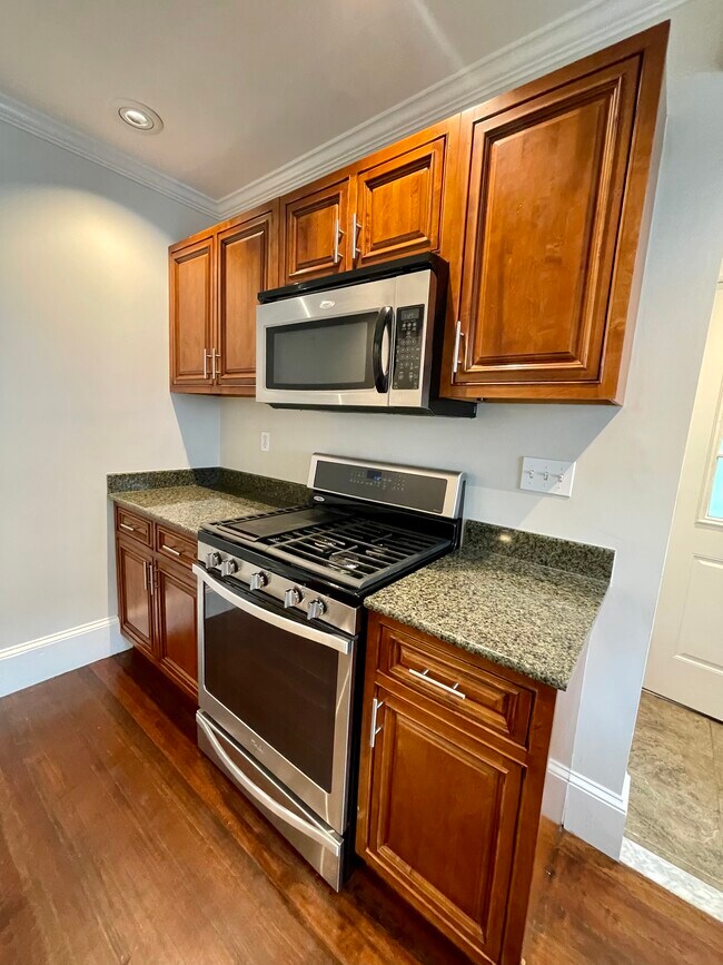 Primary Photo - 1123 Boylston St