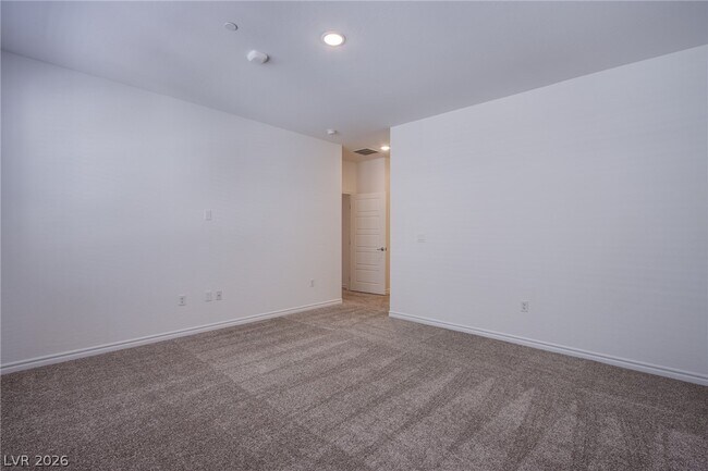 Building Photo - 2555 Hampton Rd