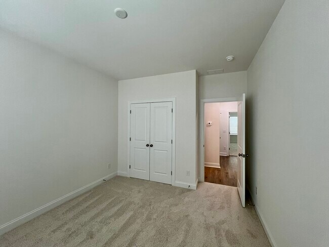 Building Photo - 2132 Barrowcliffe Dr NW