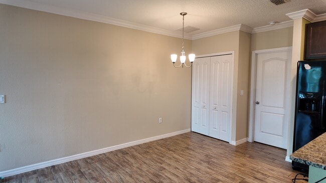 Building Photo - 338 Pinecrest Loop