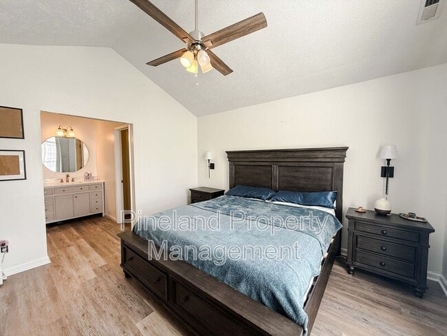 Building Photo - 301 Buckeye Dr