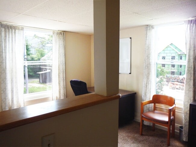 Building Photo - 113 Comstock Pl
