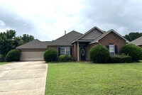 Building Photo - Home with Pool!