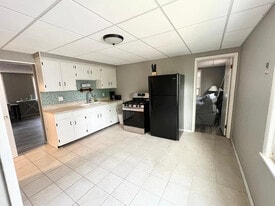 Building Photo - 1910 Coltman Rd