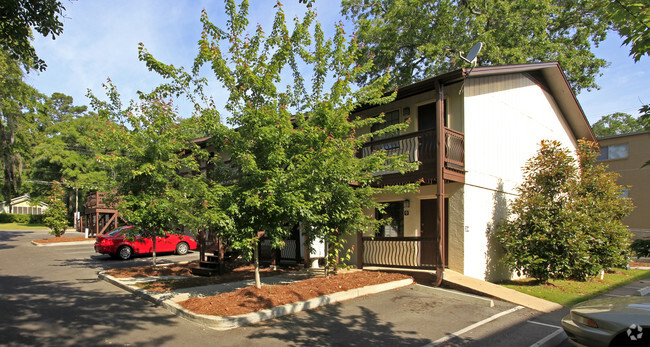 Building Photo - Arrowhead Apartments