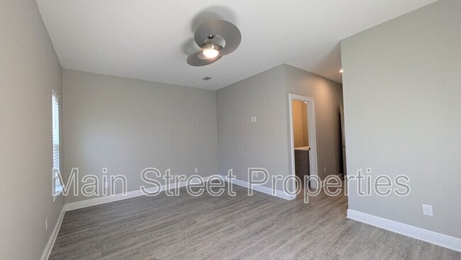 Building Photo - 121 N C St