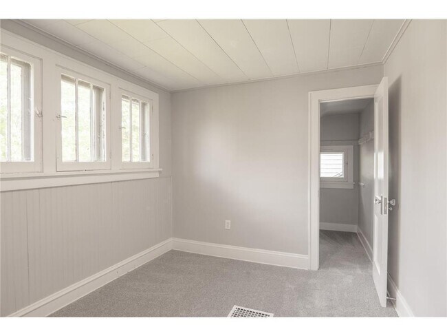 Building Photo - 4020 Emerson Ave N