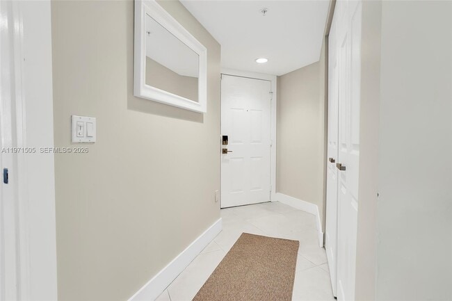 Building Photo - 2009 SE 10th Ave