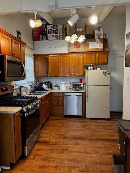 Building Photo - 1009 Hampton St NW