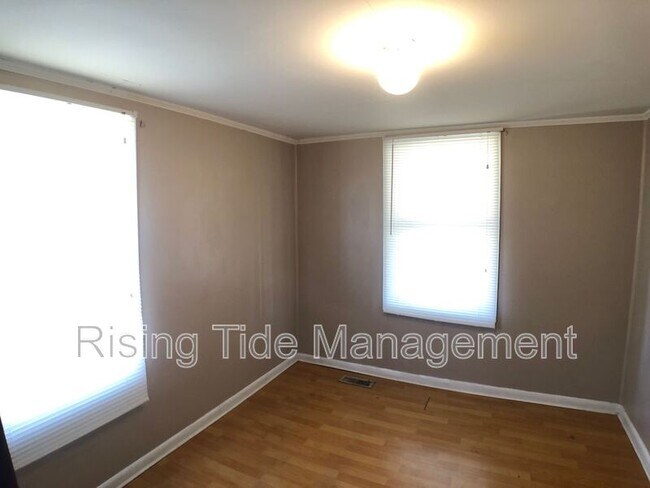 Building Photo - 1208 Waverly St