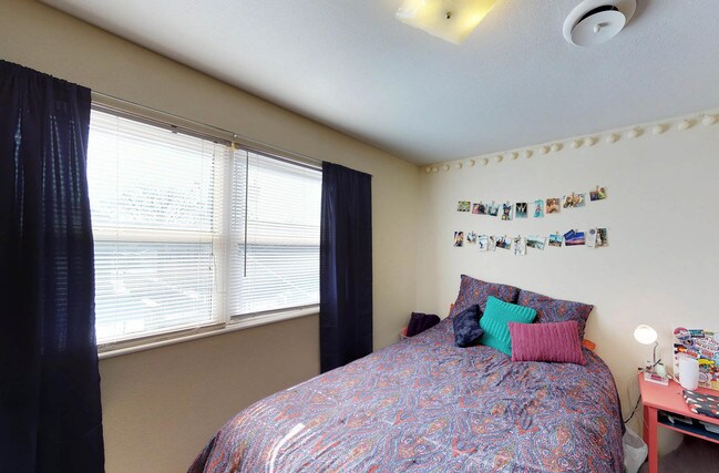 Building Photo - 913 Vattier St