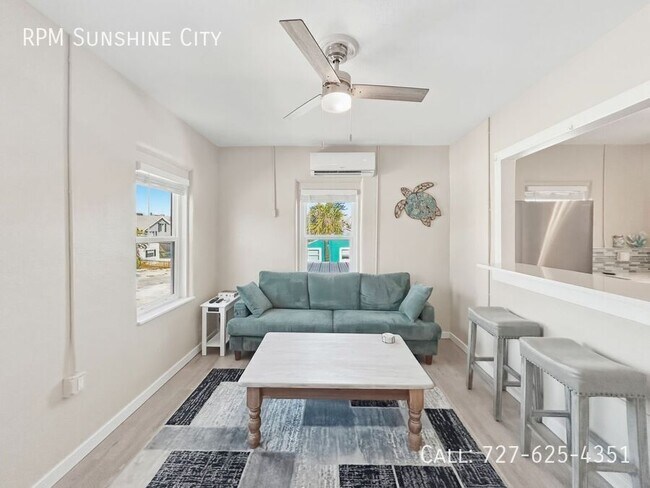 Building Photo - 14135 Palm St