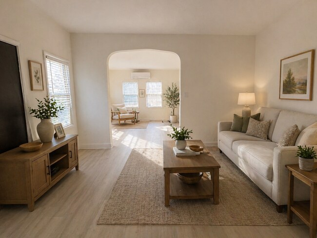 Building Photo - 211 N Vendome St