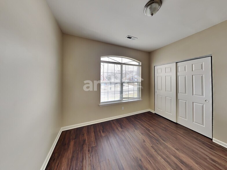 Building Photo - 1200 Nighthawk Ct