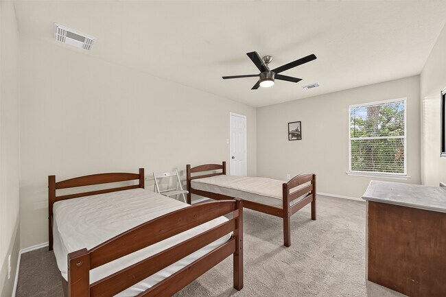 Building Photo - 202 N Vesper Bend Cir