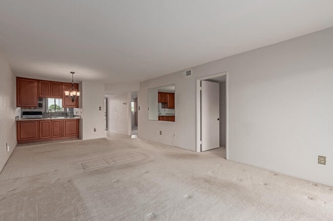 Building Photo - 7436 E Chaparral Rd