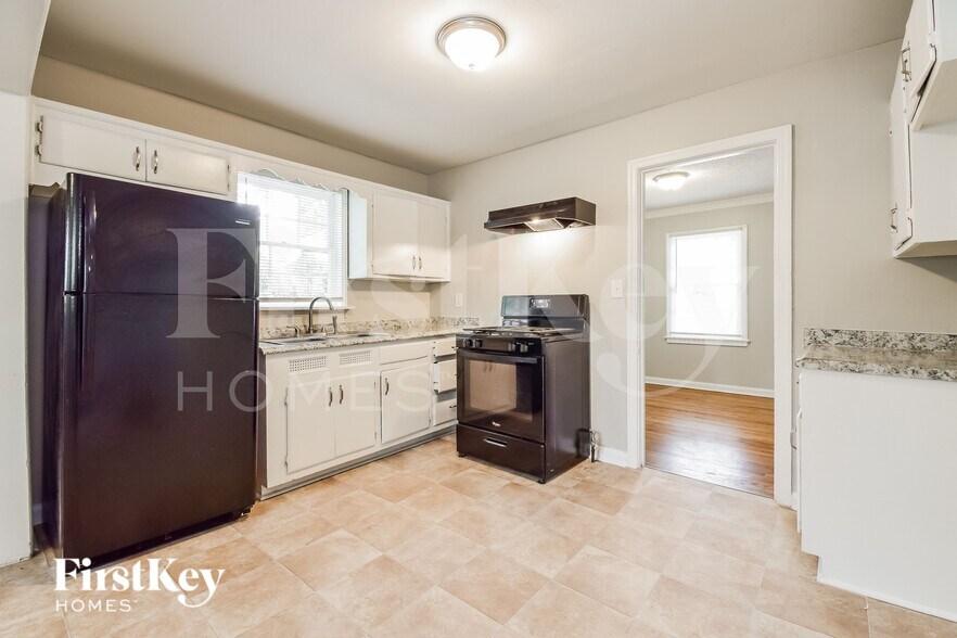 Building Photo - 718 Pegg Rd SW