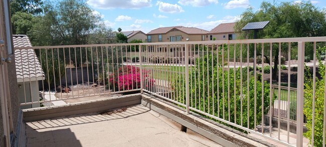 Building Photo - 3 Bed / 2 Bath with Loft and Pool