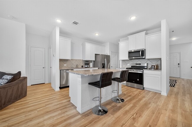 Building Photo - 21624 Elmheart Dr