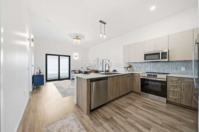 Building Photo - Webster Station Flats