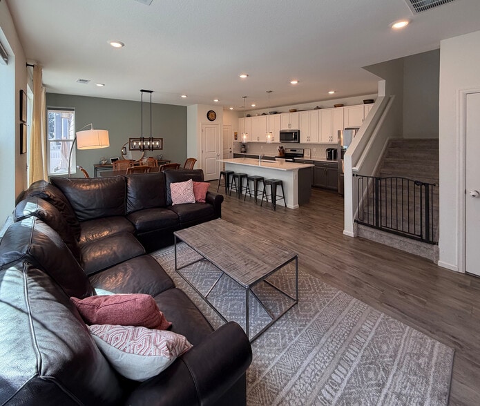 Building Photo - 2497 Winding Dr