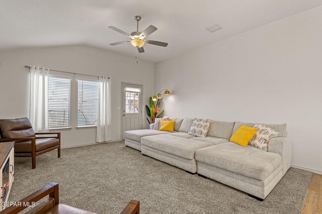 Building Photo - 12741 Gloria Castillo St