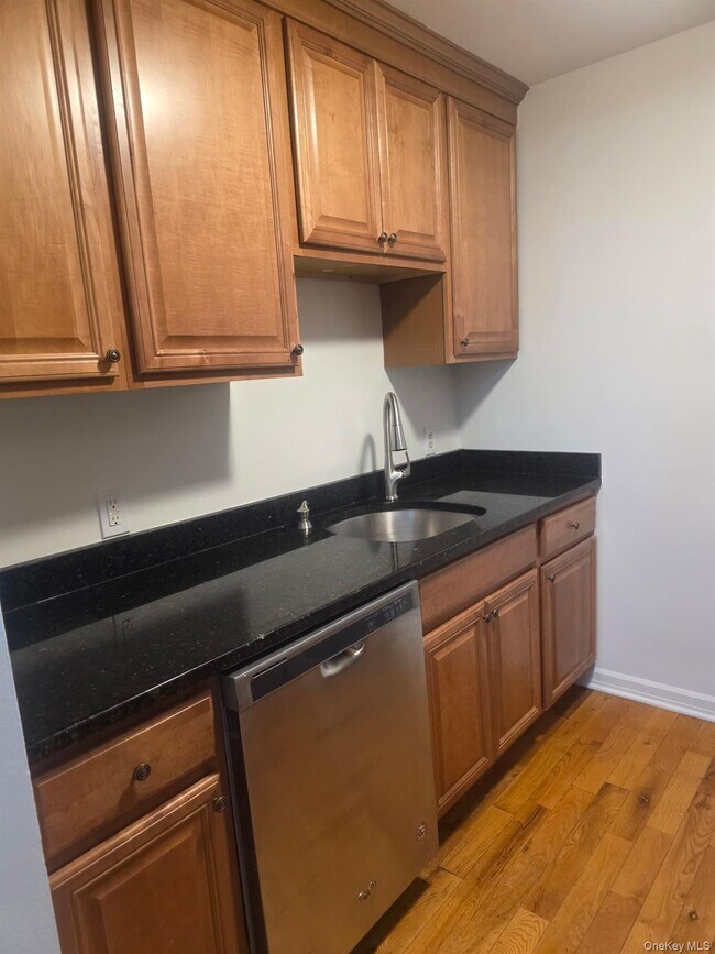 Building Photo - 63 Poplar Ln