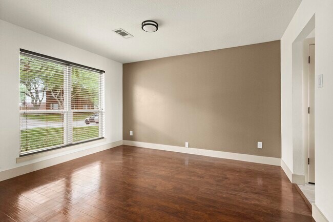 Building Photo - 1243 Willow Branch Dr