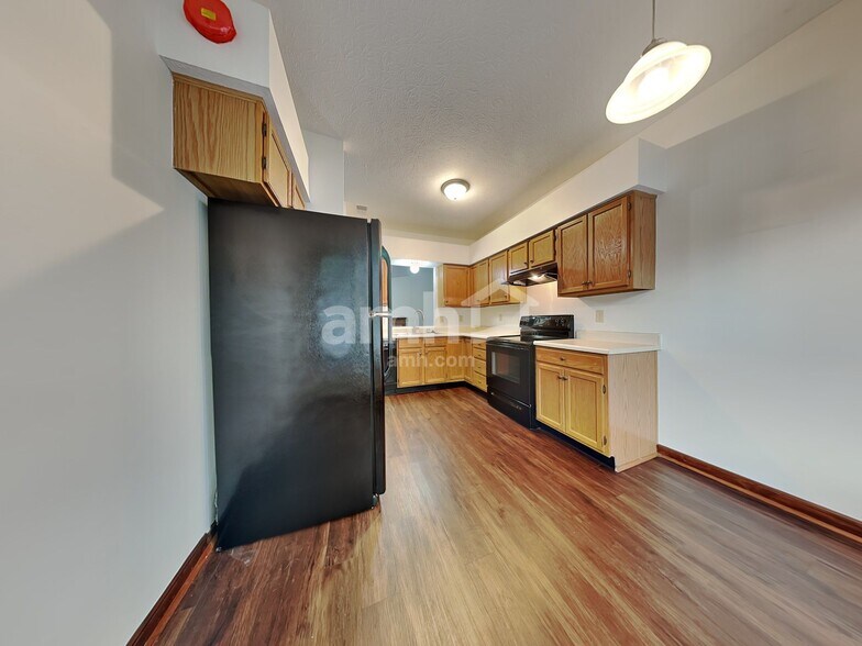 Building Photo - 9940 Wellcroft Ln