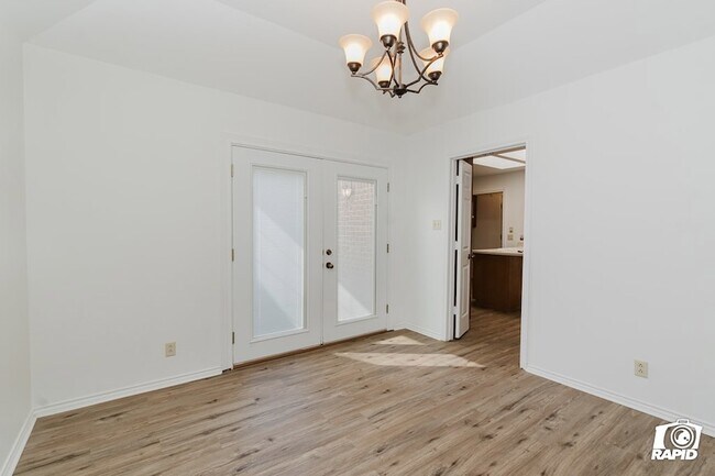 Building Photo - 4911 Sherwood Dr