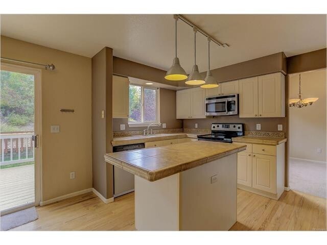 Building Photo - Great Home in The Meadows of Castle Rock!