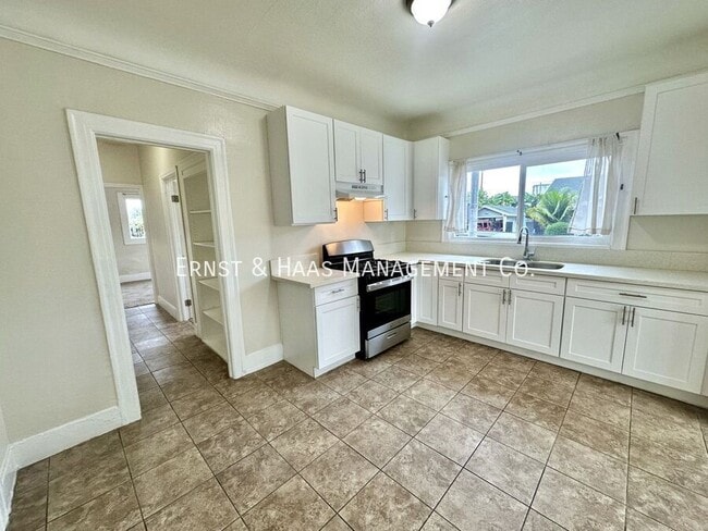 Building Photo - 702 E Burnett St