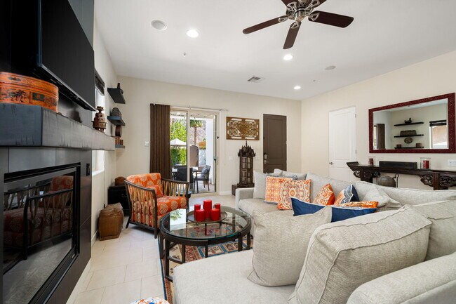 Building Photo - 53385 Avenida Mendoza