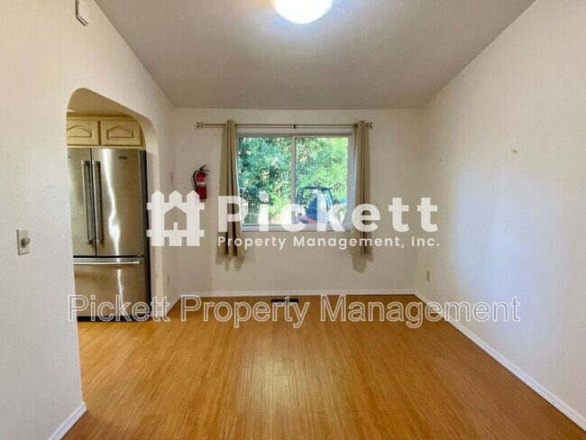 Building Photo - 7293 Pheasant Cir NE