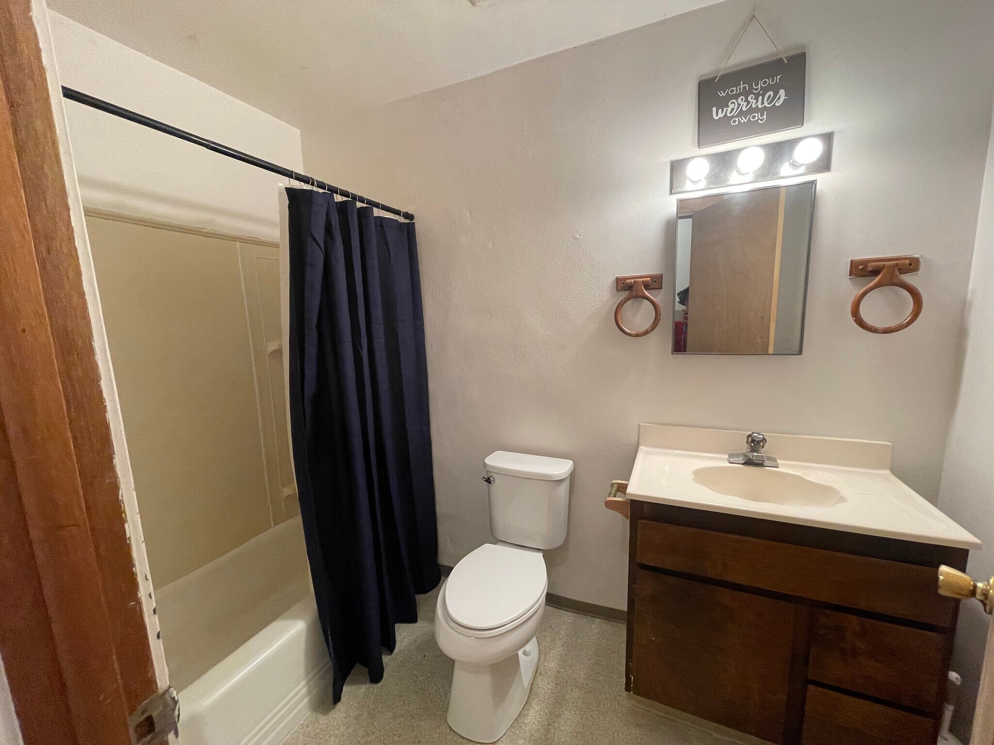 Building Photo - 1310 NE Williams St