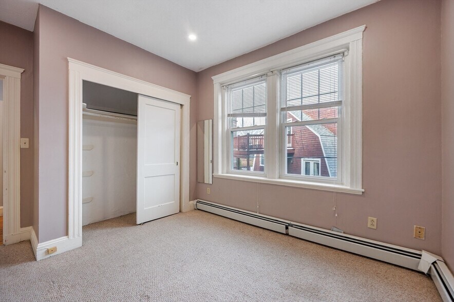 Building Photo - 142 Sutherland Rd