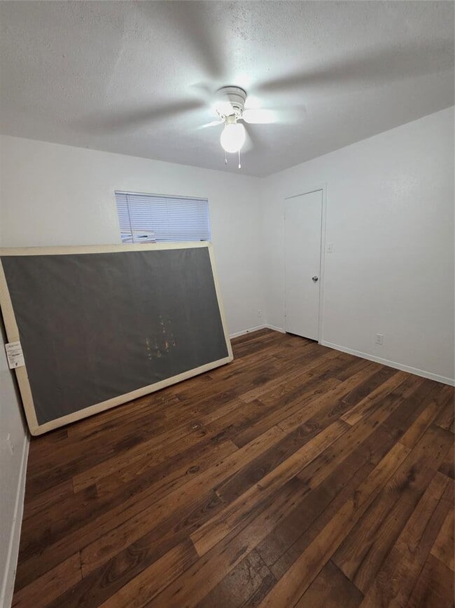 Building Photo - 15208 Spring Hill Ln